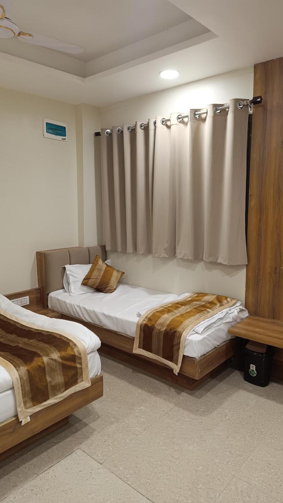 Shree Shyamraj Hotel Ujjain Exterior photo